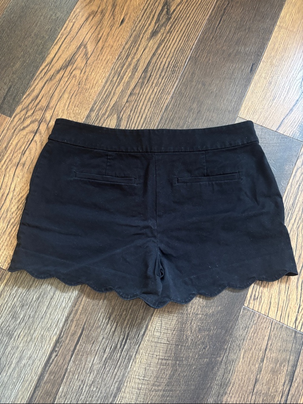 LOFT Black Scallop Hem The Riviera Short High Waist Women's Shorts Size 8 - Picture 2 of 5